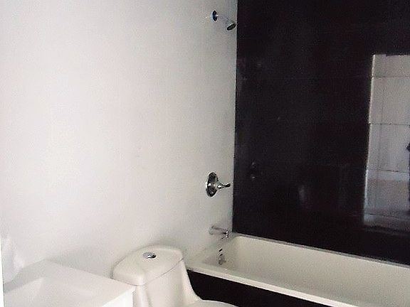 4th image of 172 Stuyvesant Ave