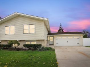 6249 Forestview Dr, Oak Forest, IL