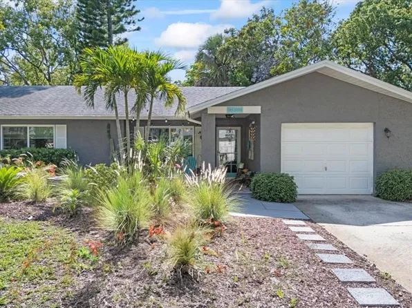 2850 Doone Cir, Palm Harbor, FL 34684