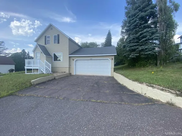 8204 Center St, Ramsay, MI 49959