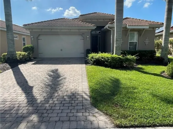 3896 King Edwards St, Fort Myers, FL 33916