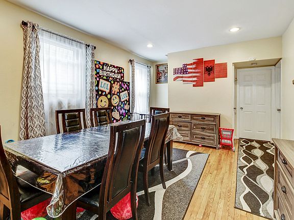 4th image of 34 Leary Ave