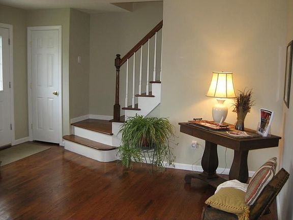 Open Entry Foyer
