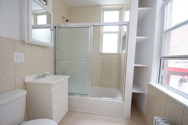 Rented by Rolling Stone Realty LLC | media 16