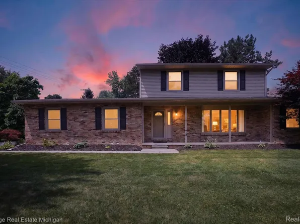 14038 Hogan Rd, Linden, MI 48451