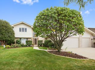 19655 Ridgemont Dr, Tinley Park, IL 60487
