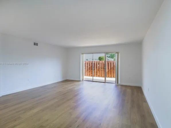 14921 SW 80th St APT 106, Miami, FL 33193