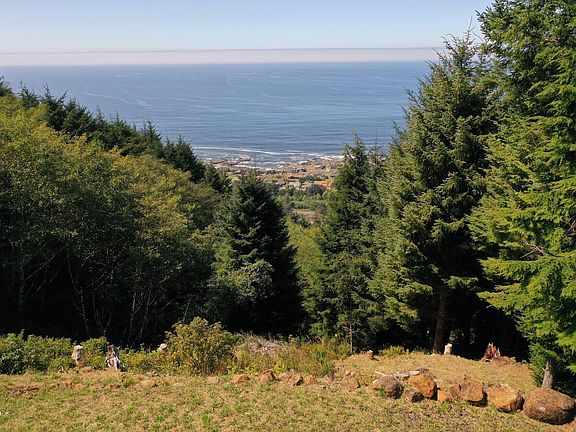2nd image of 1075 Horizon Hill Rd