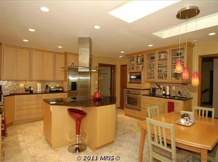 4132 41st St N, Arlington, VA 22207