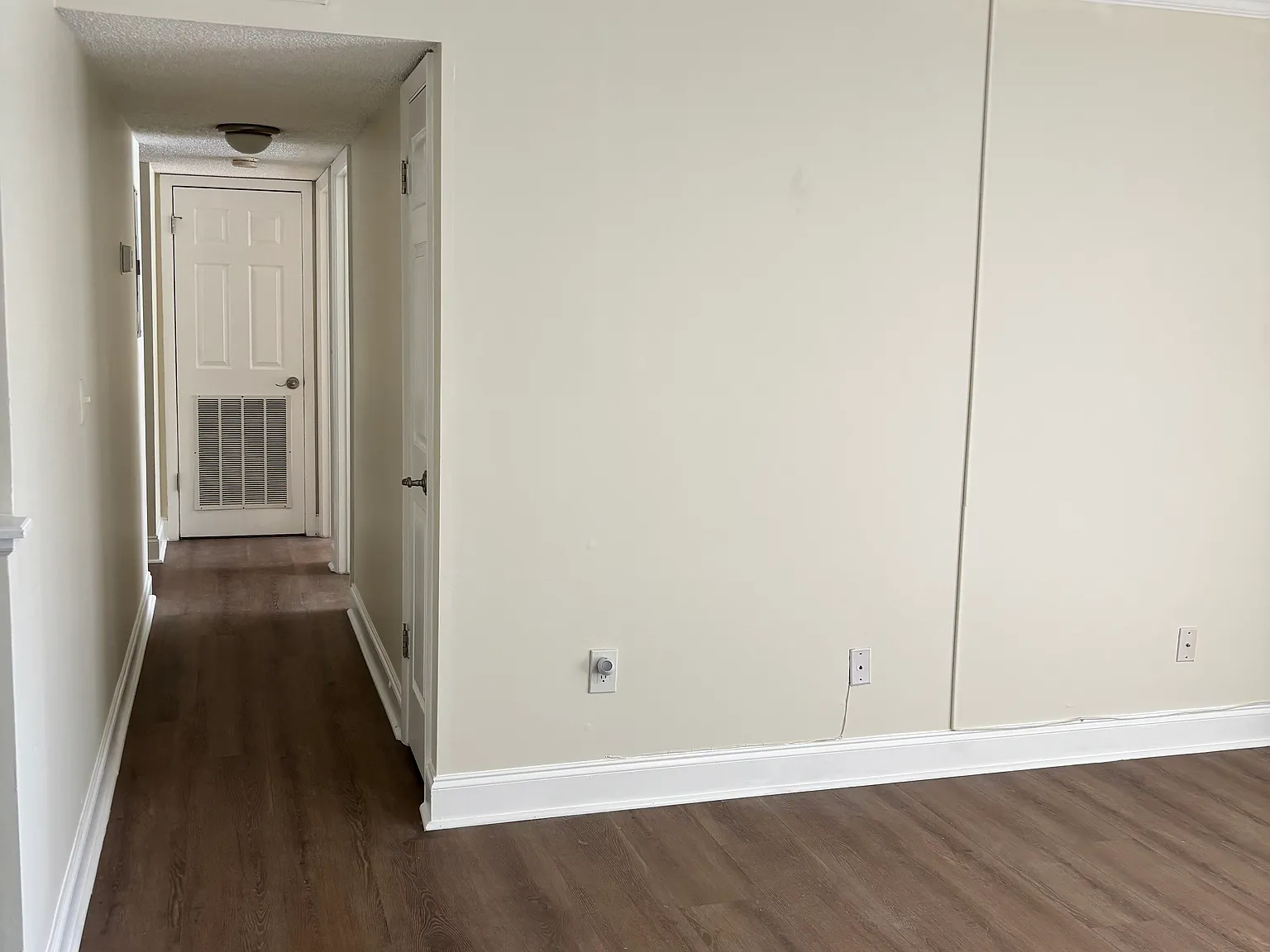 2 bed, 908 sqft, $1,500 — Photo 2