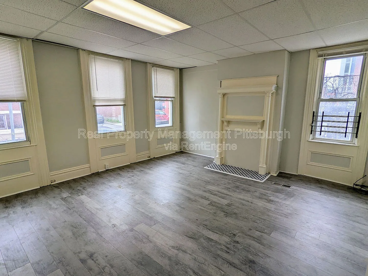 3 bed, 1.0 bath, 800 sqft, $1,640 — Photo 1