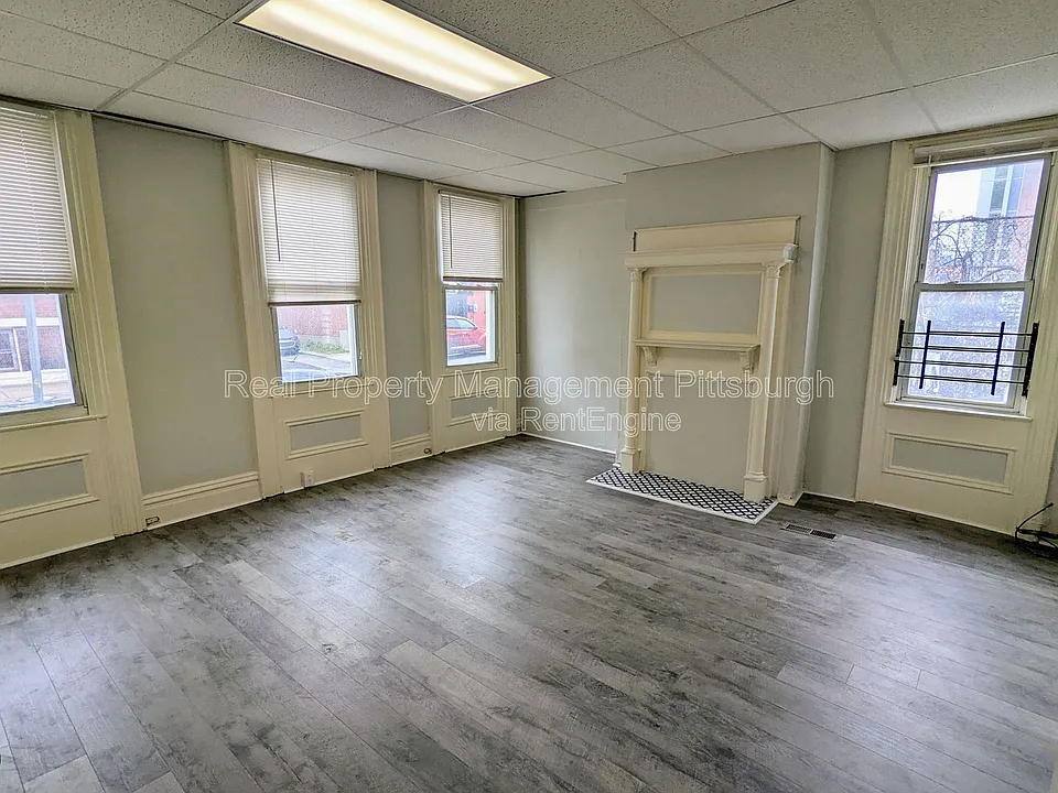 42 Van Braam St #2