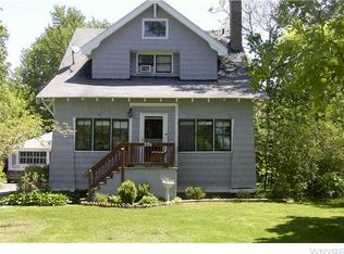 204 S Forest Rd, Buffalo, NY 14221