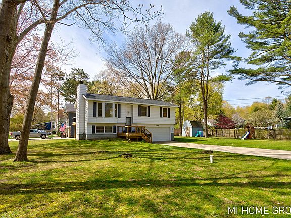 3rd image of 17160 5th St