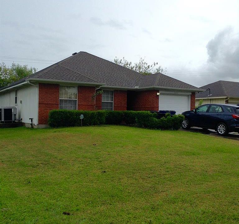 1st image of 2602 Clara Ln