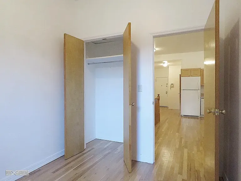 209 21st St #2 — Photo 7