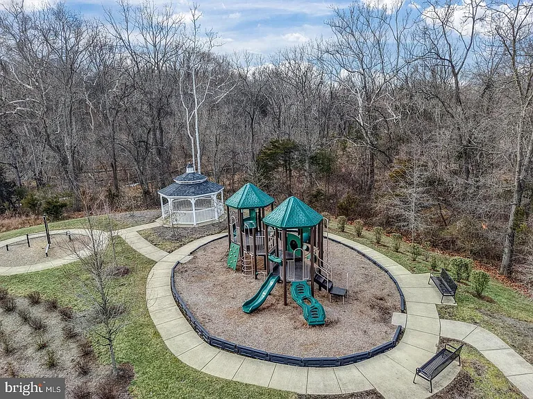 1102 Ribbon Limestone Ter SE — Photo 18