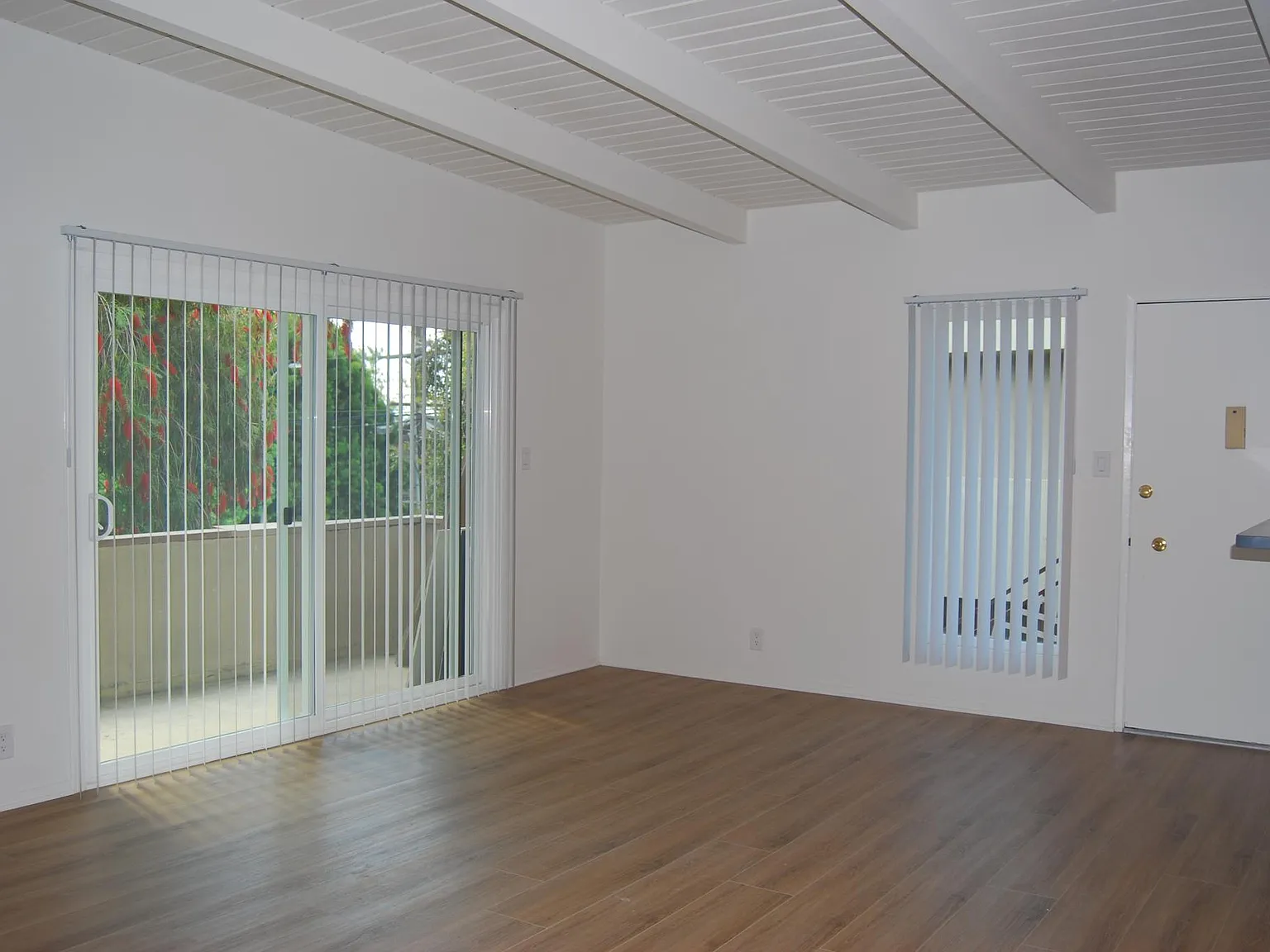 3 bed, $4,450 — Photo 4