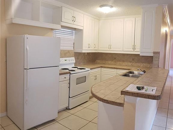 5th image of 1127 Navajo Ave
