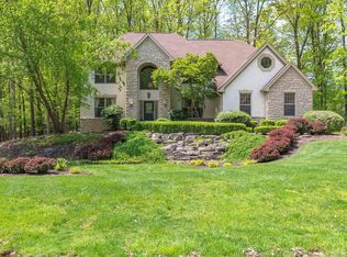 8884 Filiz Ln, Powell, OH 43065