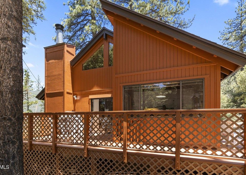 1600 Bernina Dr, Pine Mountain Club, CA 93222