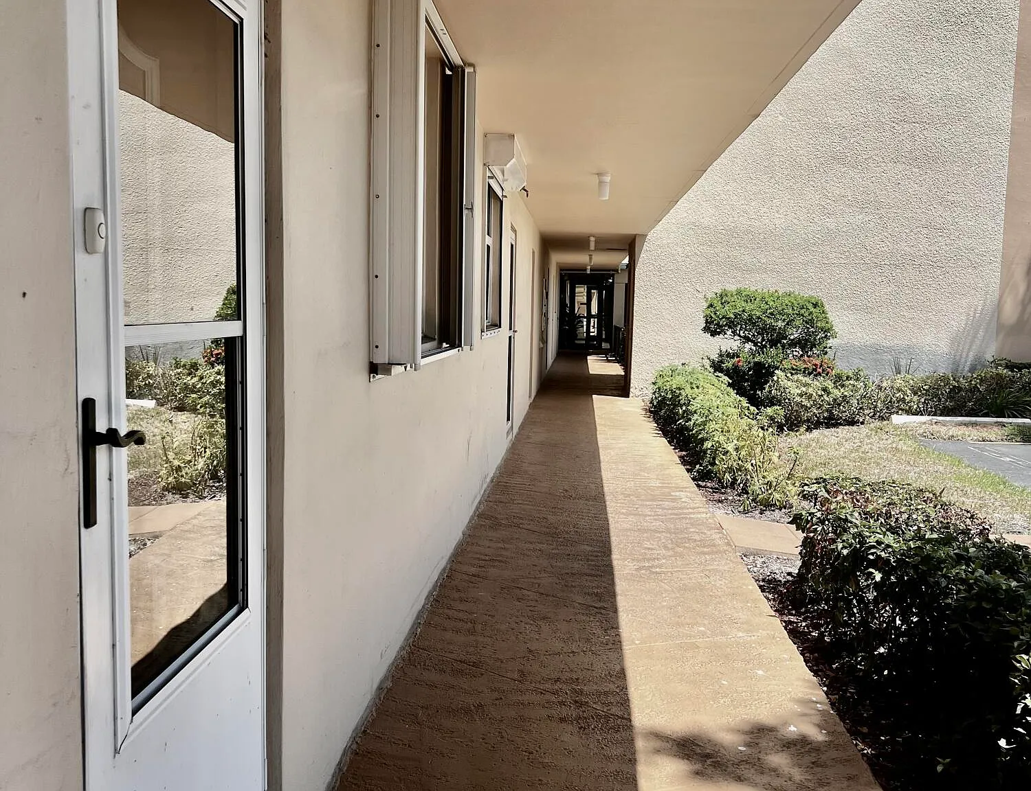 3 bed, 2.0 bath, 1300 sqft, $2,800 — Photo 4