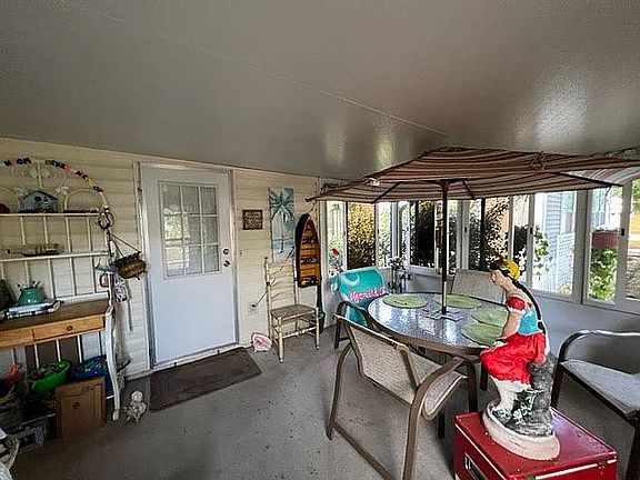 2nd image of 403 Cypress Ct