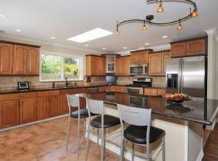 4151 86th Ave SE, Mercer Island, WA 98040