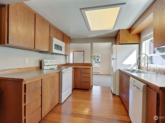 4th image of 1418 S 94th Street