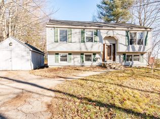 982 Salmon Falls Rd, Rochester, NH 03868