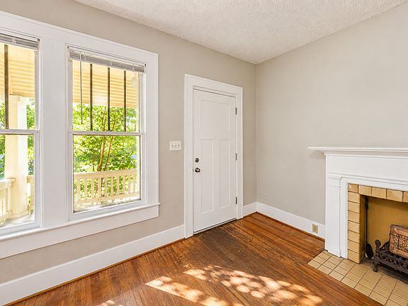 5th image of 2818 Salado St #1