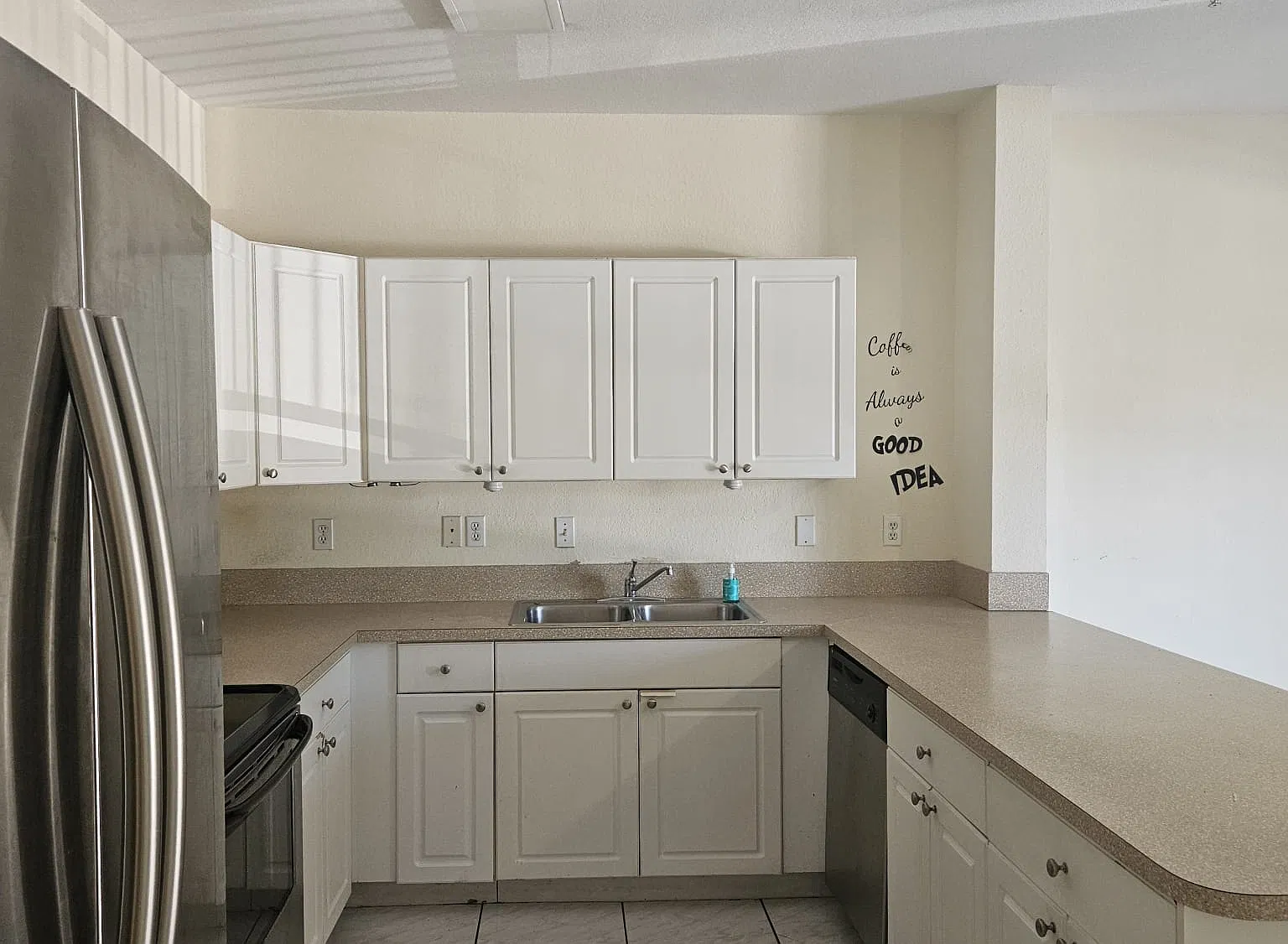 3 bed, 1300 sqft, $2,500 — Photo 1