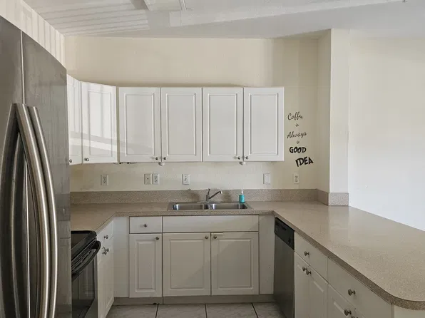 17350 NW 67th Ave APT 304, Hialeah, FL 33015