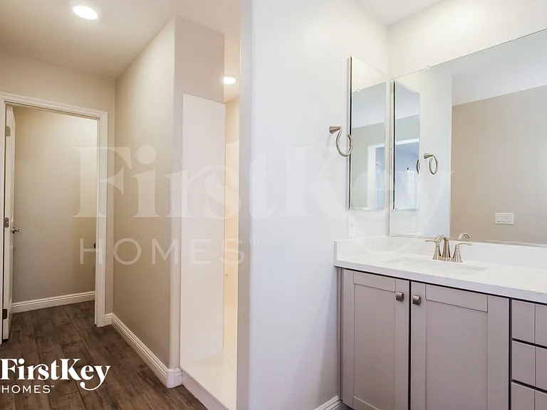 1023 S 151st Ln — Photo 10