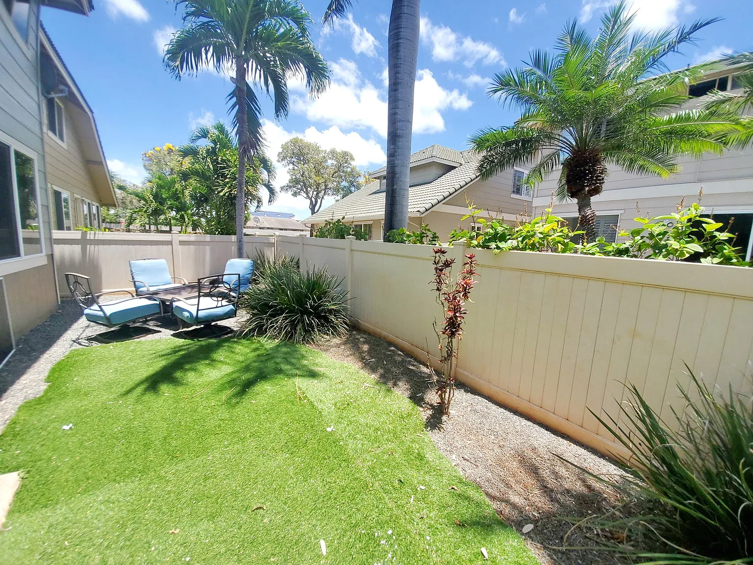 3 bed, 1910 sqft, $4,200 — Photo 2