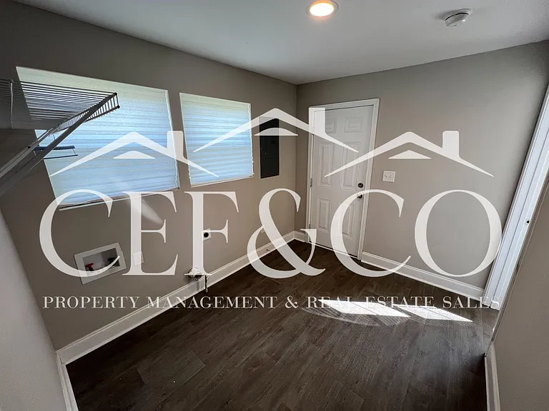 115 Oakdale Ct — Photo 16