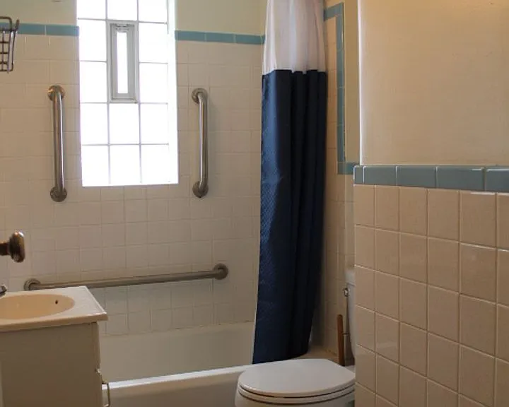 1110 Grape St — Photo 6
