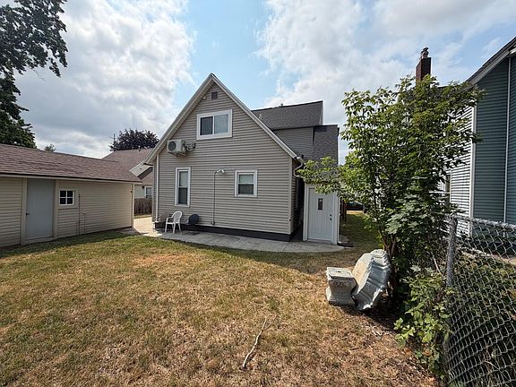 3rd image of 43 Southview St SW