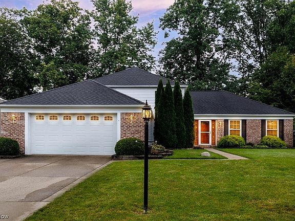 2nd image of 17561 Fairfax Ln