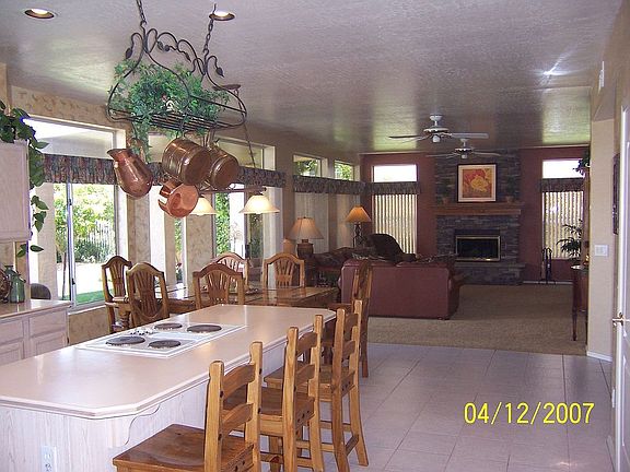 Kitchen with large island 