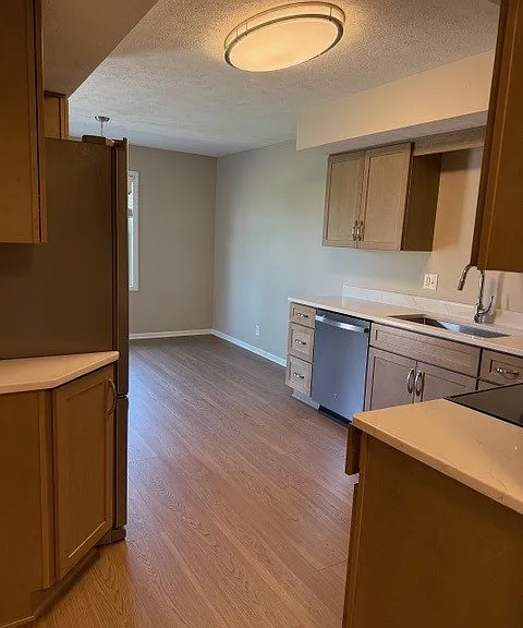 2112 Croydon Ave #3 — Photo 6