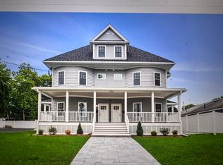 1280 Middlesex St #1, Lowell, MA 01851