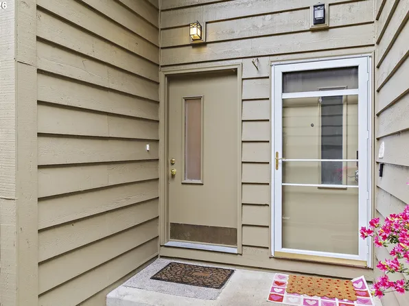 40 Cervantes Cir, Lake Oswego, OR 97035