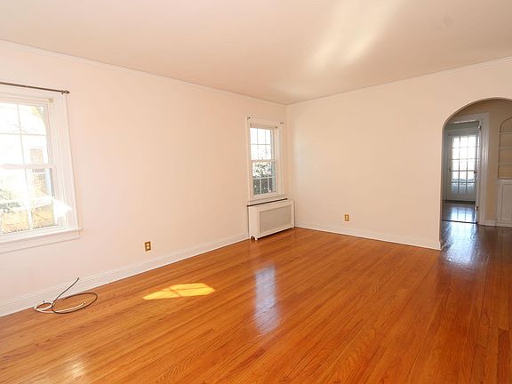 3rd image of 38 Hull Ave