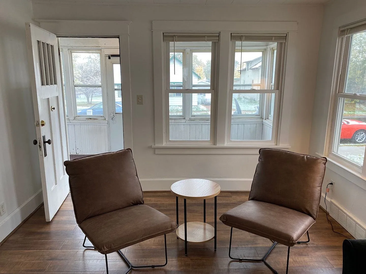 410 N Maple Ave — Photo 2