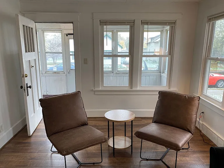 410 N Maple Ave — Photo 23