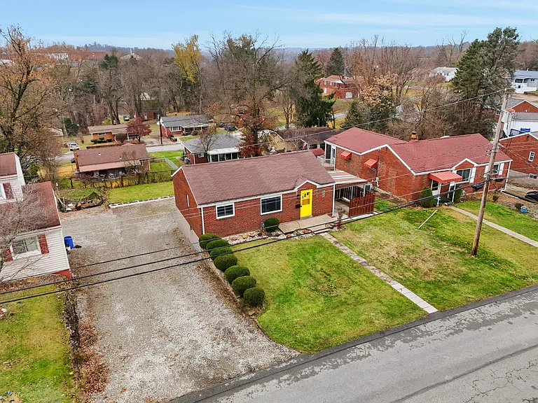 215 McMasters Dr — Photo 30