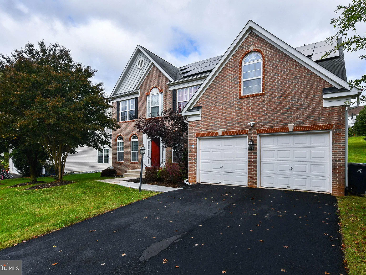2 bed, 1.0 bath, 3192 sqft, $1,990 — Photo 1