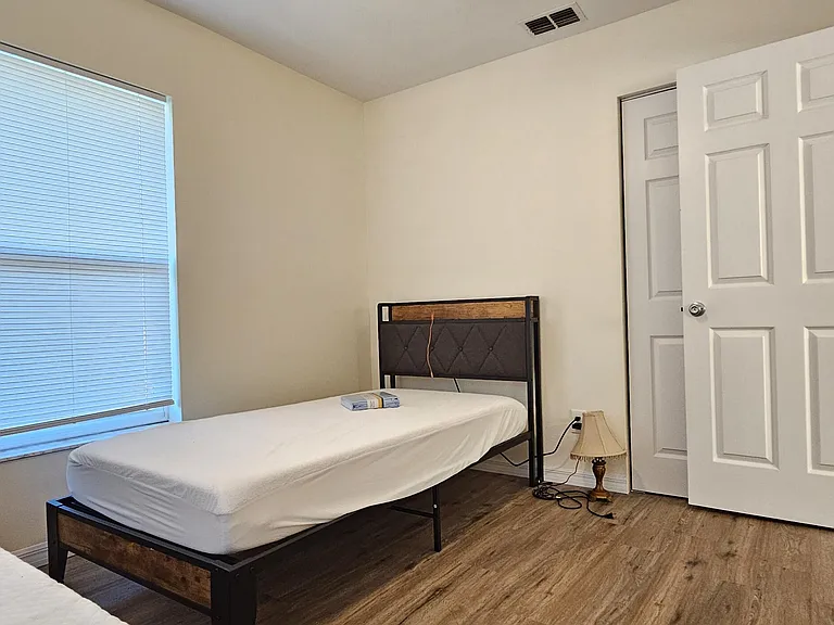 323 Seminole Ct — Photo 11