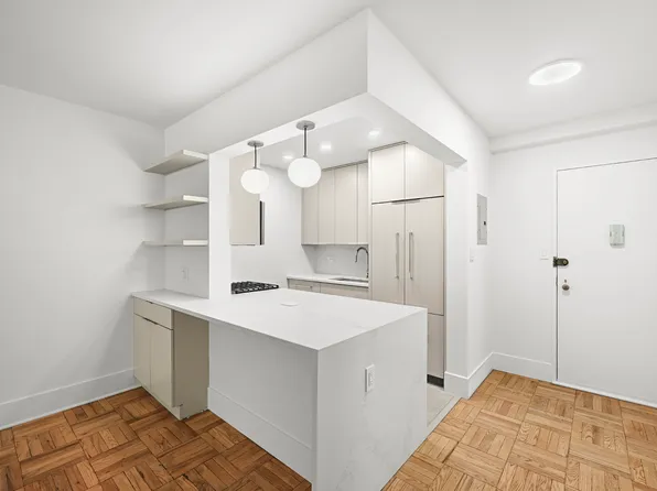 345 West 58th Street 2J image 3 of 16